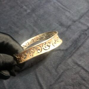 Sterling Silver Oval Wavy Bangle